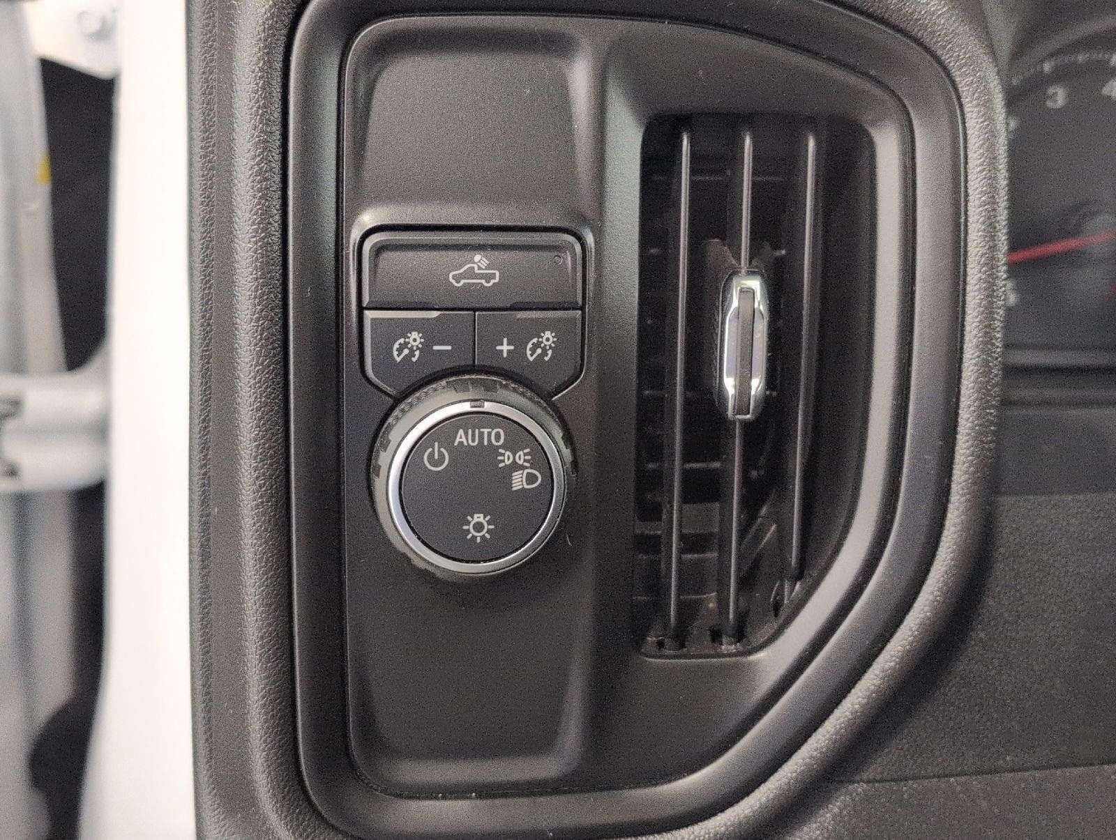 Certified 2025 Chevrolet Silverado 1500 W/T RWD image 11