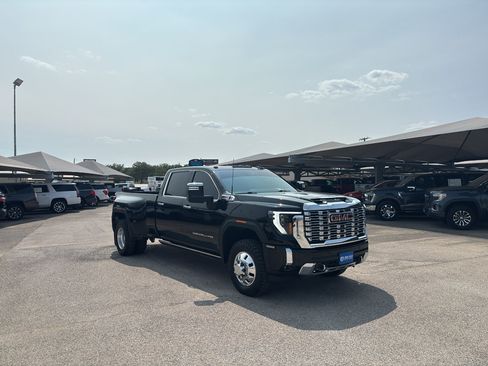 Certified 2024 GMC Sierra 3500 Denali w/ Denali Reserve Package AWD/4WD image 3