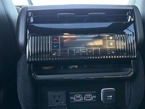 New 2026 Jeep Grand Wagoneer Limited image 19