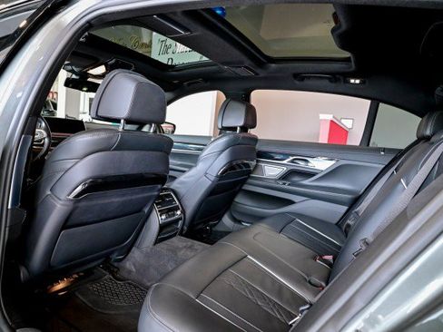 Used 2019 BMW 750i xDrive w/ M Sport Package AWD/4WD image 18