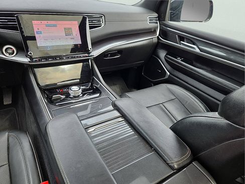 Used 2023 Jeep Wagoneer 4WD w/ Premium Group I image 13