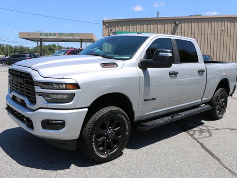 Used 2026 RAM 2500 Big Horn AWD/4WD image 1