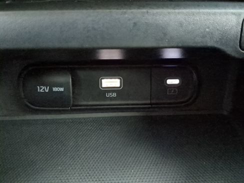 Certified 2025 Kia Soul GT-Line image 18