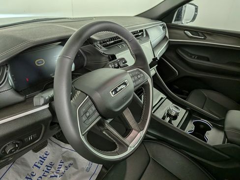 New 2026 Jeep Grand Cherokee Limited w/ Limited Altitude Package AWD/4WD image 19