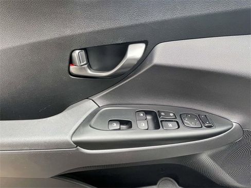 Used 2019 Hyundai Veloster Turbo Ultimate image 13