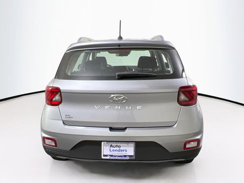 Used 2024 Hyundai Venue SEL FWD image 6
