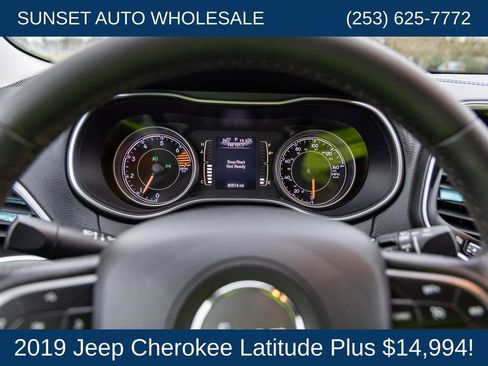 Used 2019 Jeep Cherokee Latitude Plus AWD/4WD image 52