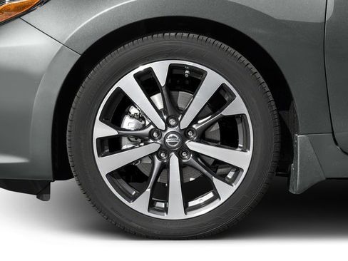 Used 2016 Nissan Altima 2.5 SR FWD image 13