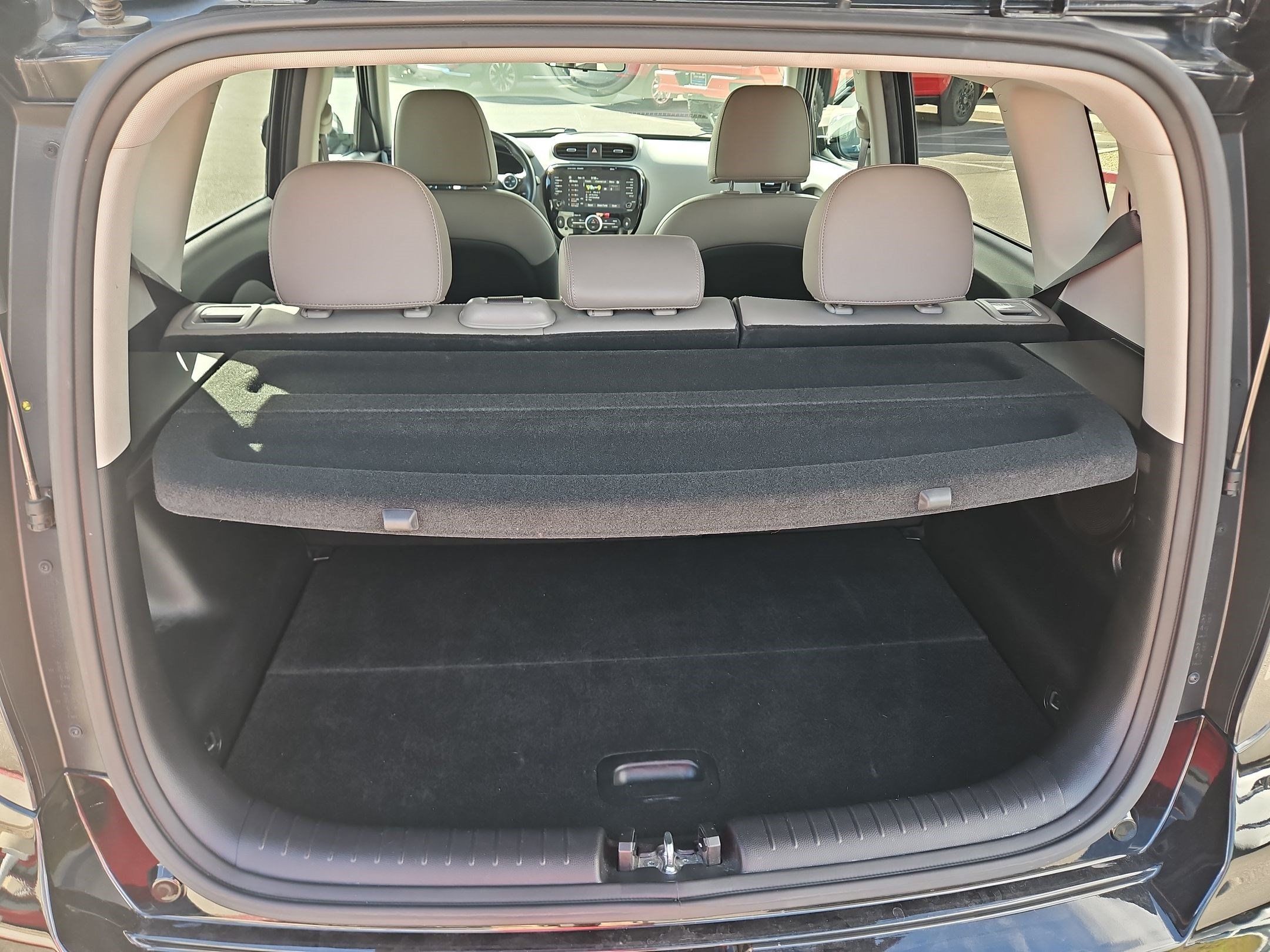 Used 2018 Kia Soul + w/ + Primo LIT Package FWD image 32