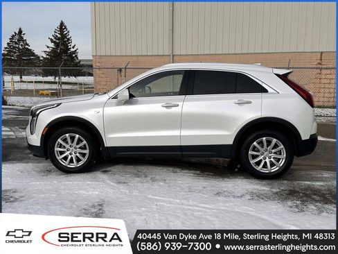 Used 2023 Cadillac XT4 Luxury w/ Cold Weather Package image 2