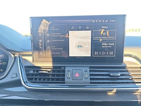 Used 2025 Audi SQ5 Premium Plus w/ Premium Plus Package image 18