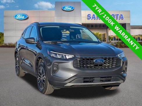 Certified 2025 Ford Escape SE FWD image 1