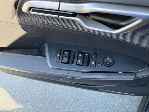 Used 2025 Kia Sportage LX AWD/4WD image 19