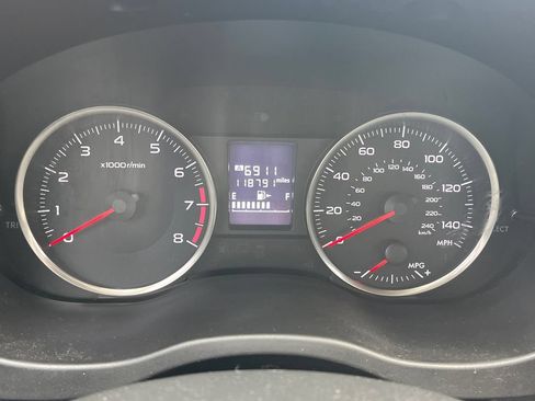 Used 2017 Subaru Crosstrek 2.0i Premium AWD/4WD image 14
