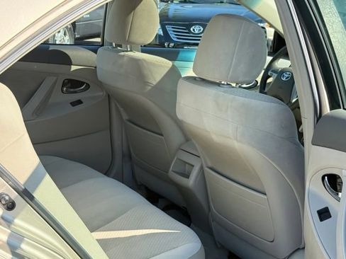 Used 2009 Toyota Camry LE FWD image 33
