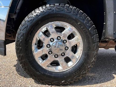 Used 2011 Chevrolet Silverado 2500 LT w/ Interior Plus Package AWD/4WD image 32