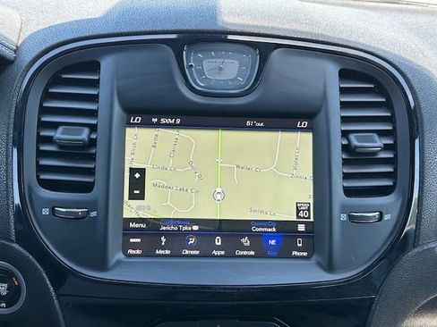 Used 2019 Chrysler 300 S w/ 300S Premium Group RWD image 27