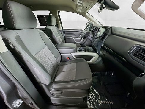 Used 2024 Nissan Titan SV w/ SV Convenience Package image 34