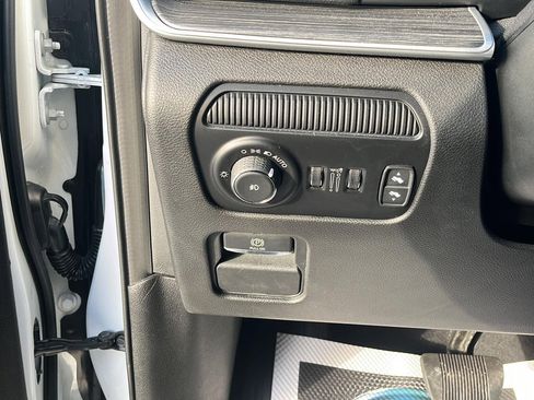 Used 2024 Jeep Wagoneer Series II w/ Flexible Seating Group image 13