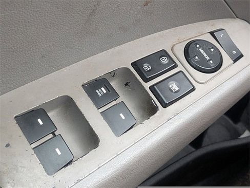 Used 2017 Hyundai Elantra SE image 20