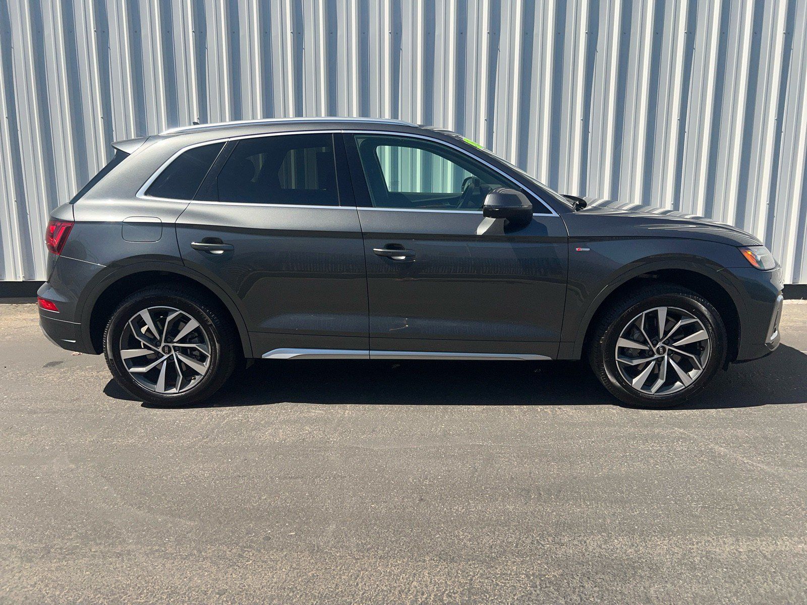 Used 2023 Audi Q5 2.0T Premium Plus w/ Premium Plus Package AWD/4WD image 7