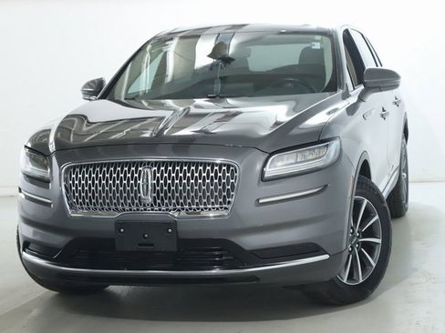 Used 2021 Lincoln Nautilus AWD image 3