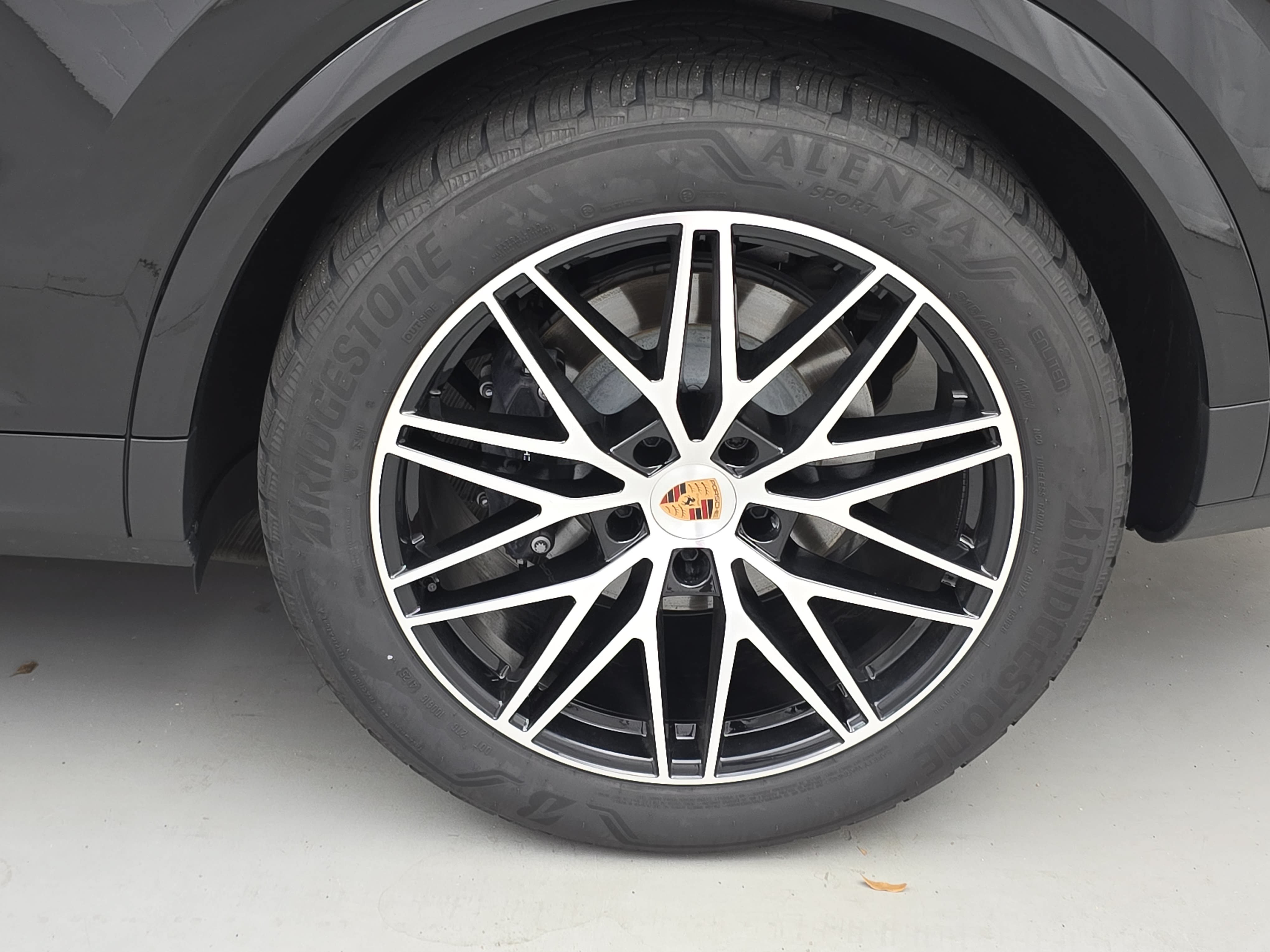 Certified 2026 Porsche Cayenne AWD/4WD image 36