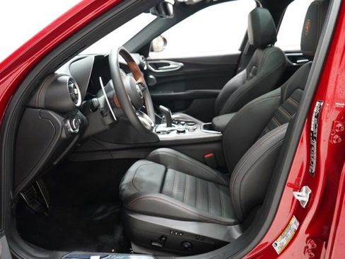 New 2025 Alfa Romeo Giulia Intensa AWD w/ Driving Assist Package image 14