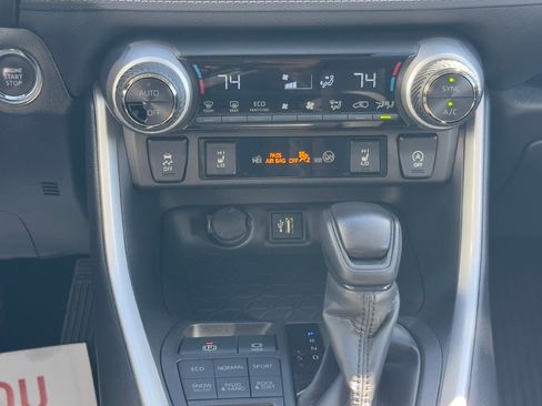 Used 2024 Toyota RAV4 XLE w/ Convenience Package image 14