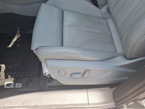 Used 2022 Audi Q5 e Premium image 17