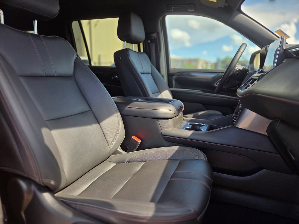 Used 2023 Chevrolet Suburban RST RWD image 10