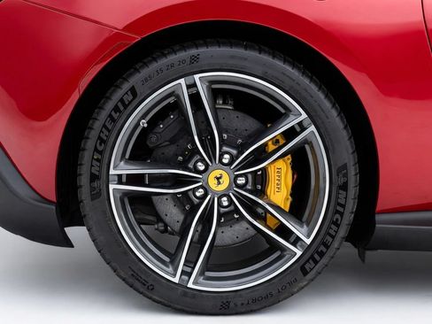 Certified 2025 Ferrari Roma Spider RWD image 63