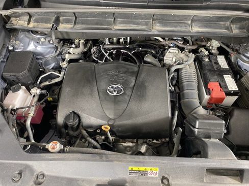 Used 2022 Toyota Highlander XLE image 13