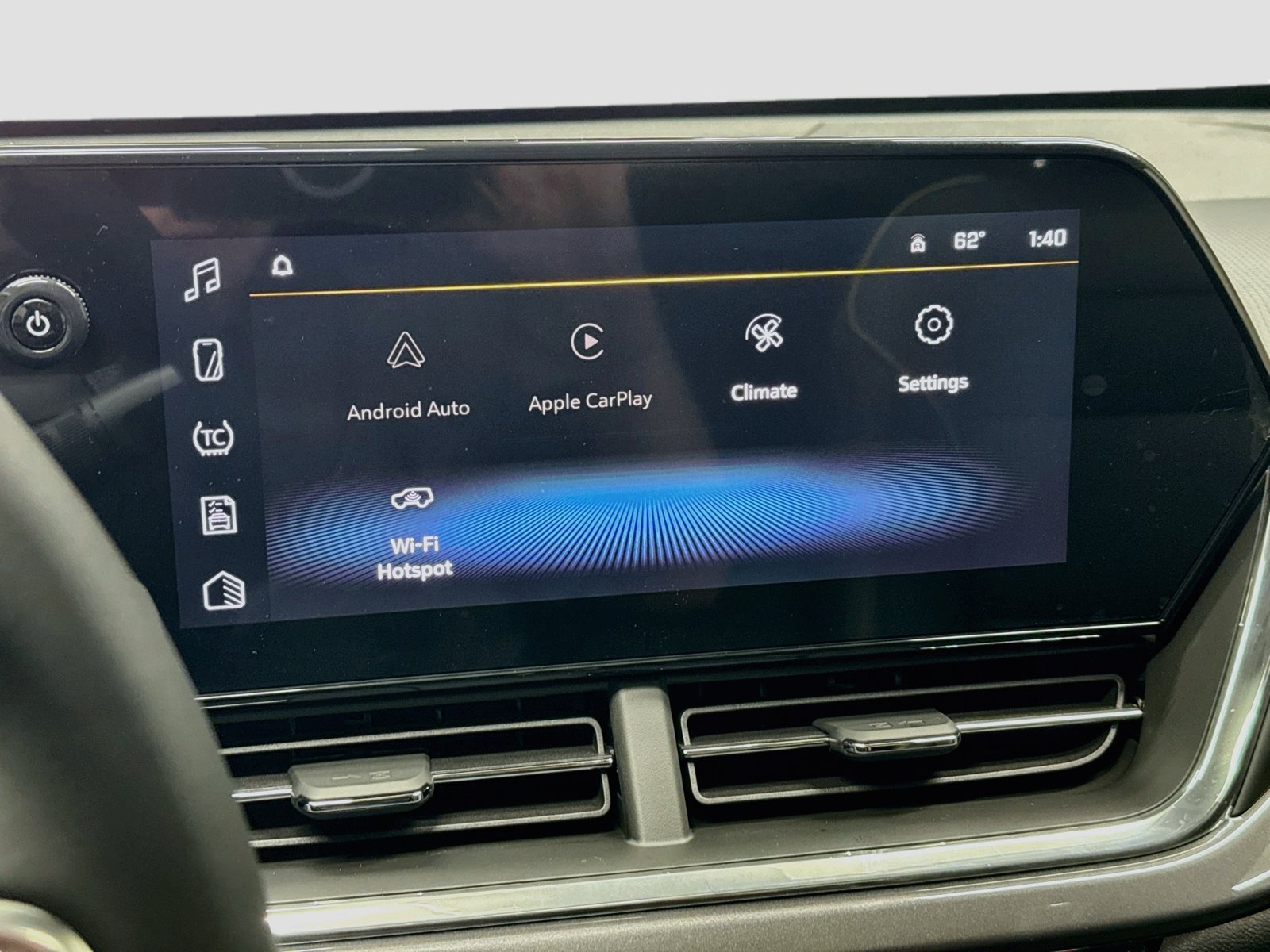 New 2026 Chevrolet Trax ACTIV w/ Sunroof Package FWD image 17