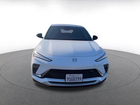 Used 2025 Buick Envista Sport Touring image 4