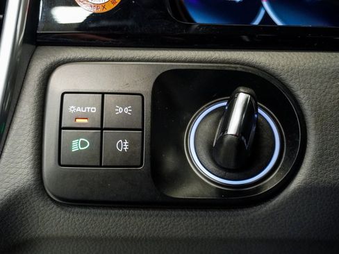 Used 2023 Porsche Cayenne Platinum Edition image 37