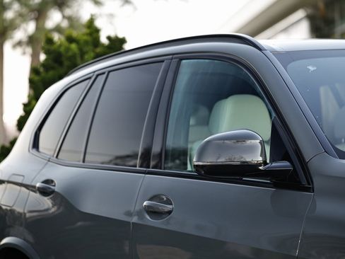 New 2026 BMW X5 xDrive40i w/ M Sport Package image 3