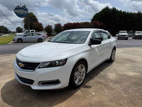 Used 2018 Chevrolet Impala LS FWD image 1