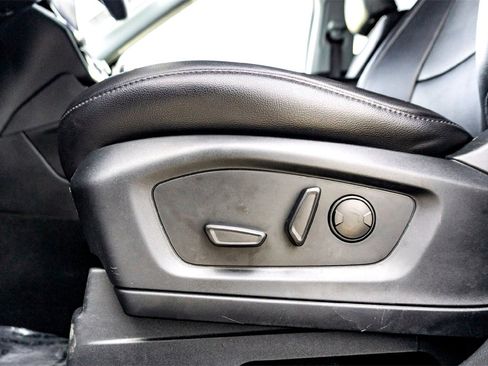 Used 2024 Ford Explorer Limited image 12