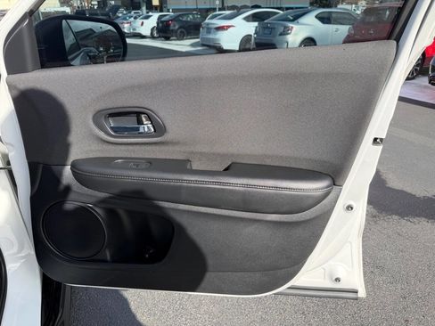 Used 2021 Honda HR-V Sport image 29