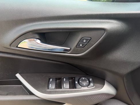 Used 2024 Chevrolet Trax RS w/ Driver Confidence Package FWD image 23