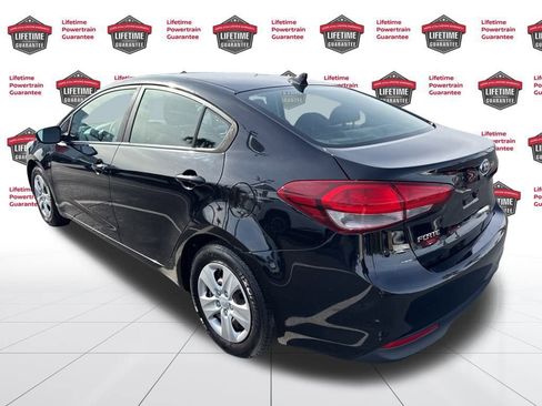 Used 2017 Kia Forte LX image 7