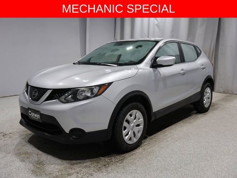 Used 2019 Nissan Rogue Sport S image 5