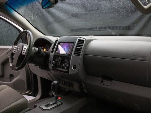 Used 2021 Nissan Frontier SV image 16