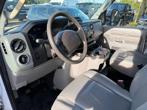 Used 2018 Ford E-350 and Econoline 350 Super Duty w/ Power Windows & Locks Group image 11