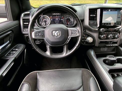 Used 2024 RAM 1500 Laramie AWD/4WD image 5