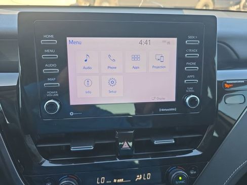 Used 2024 Toyota Camry SE image 20