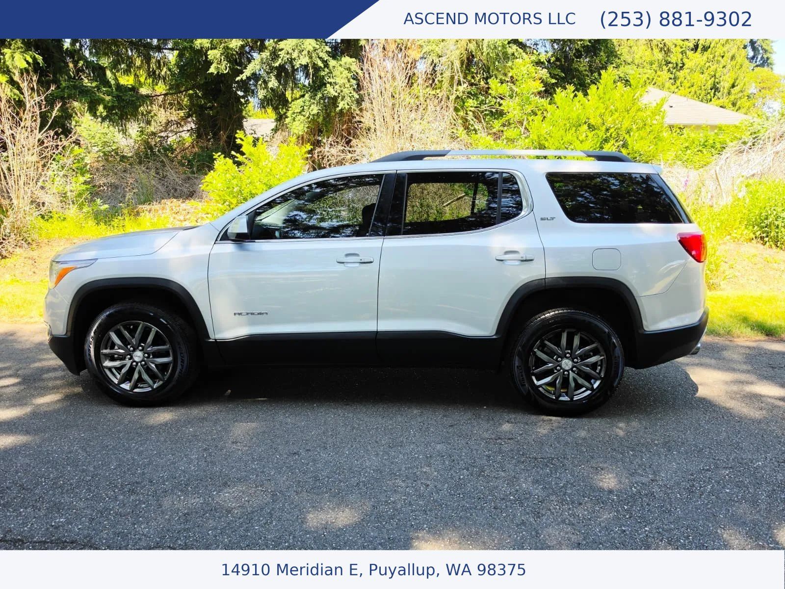 Used 2017 GMC Acadia SLT AWD/4WD image 2
