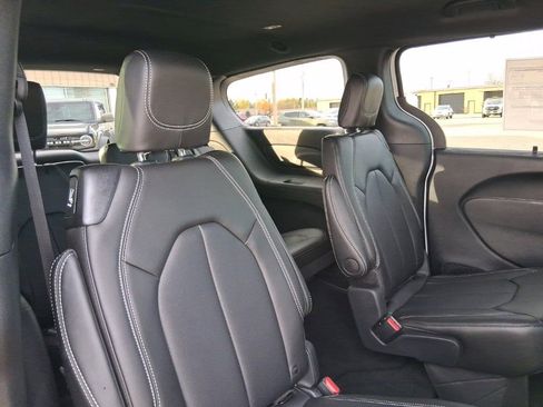 New 2026 Chrysler Pacifica Select image 28