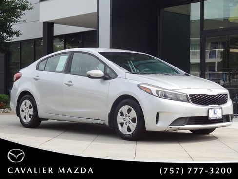 Used 2017 Kia Forte LX w/ LX Popular Package FWD image 1
